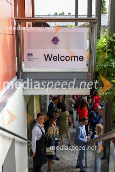 Kraljičina rojstnodnevna zabava v rezidenci Britanskega veleposlaništva