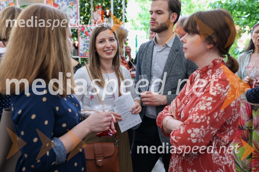 Kraljičina rojstnodnevna zabava v rezidenci Britanskega veleposlaništva