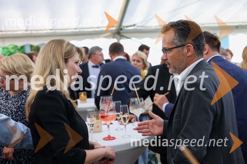 Kraljičina rojstnodnevna zabava v rezidenci Britanskega veleposlaništva