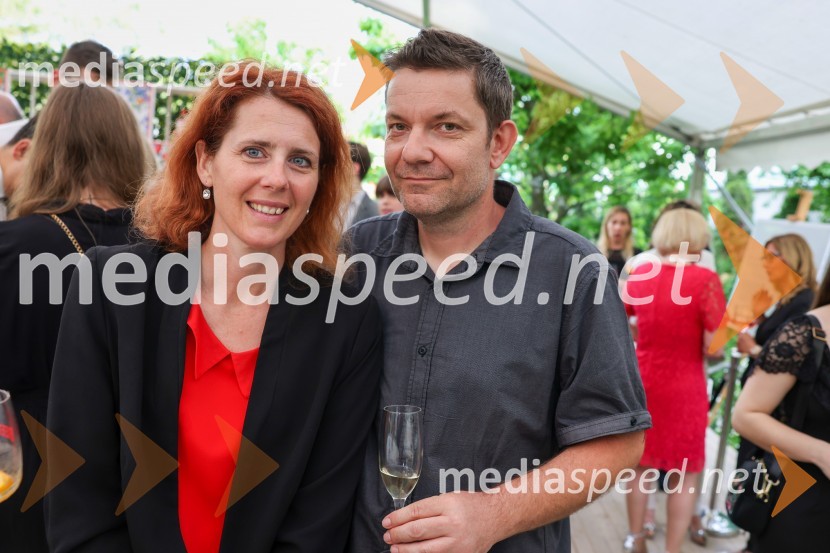 Kraljičina rojstnodnevna zabava v rezidenci Britanskega veleposlaništva