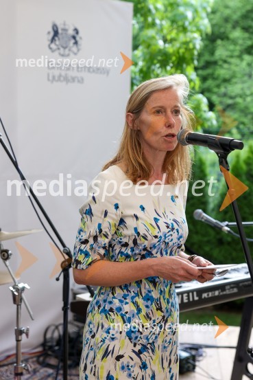  Tiffany Sadler, Britanska veleposlanicaKraljičina rojstnodnevna zabava v rezidenci Britanskega veleposlaništva