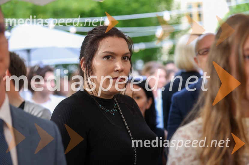 Kraljičina rojstnodnevna zabava v rezidenci Britanskega veleposlaništva