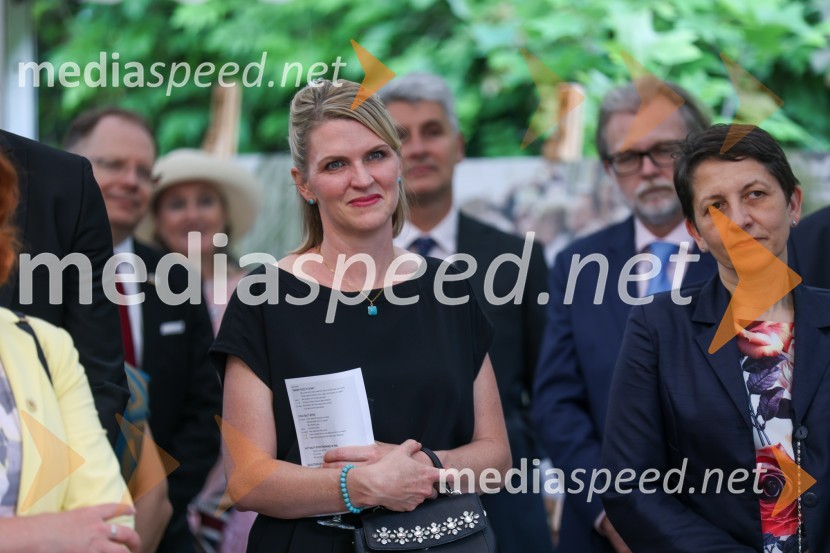 Kraljičina rojstnodnevna zabava v rezidenci Britanskega veleposlaništva