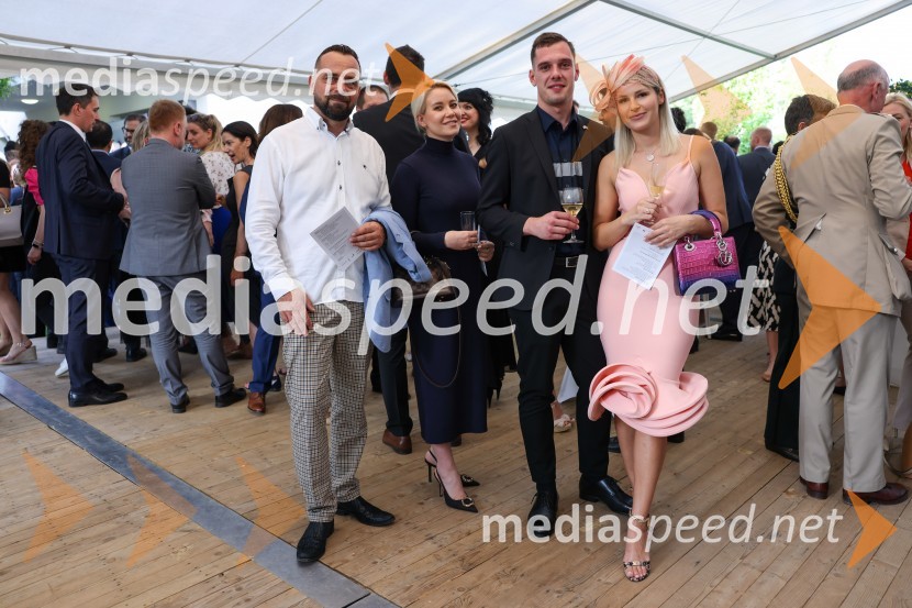  Miloš Hanzič;  Eva Srebrnjak;  Jan Mihelič;  Doroteja HajdukovičKraljičina rojstnodnevna zabava v rezidenci Britanskega veleposlaništva