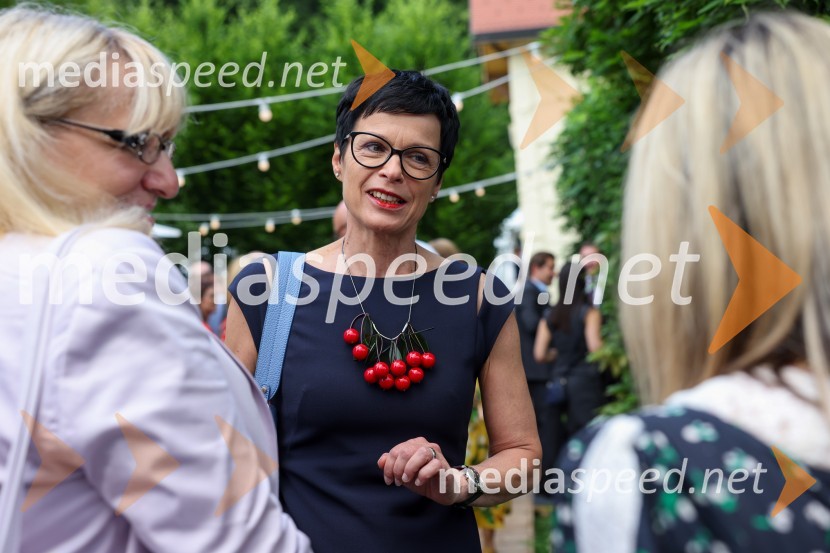  Marta Kos Marko, podpredsednica, Gibanje SvobodaKraljičina rojstnodnevna zabava v rezidenci Britanskega veleposlaništva