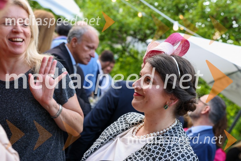  Milica KoturKraljičina rojstnodnevna zabava v rezidenci Britanskega veleposlaništva