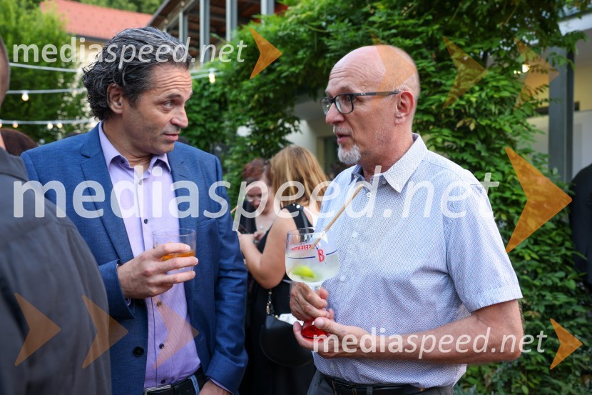 Kraljičina rojstnodnevna zabava v rezidenci Britanskega veleposlaništva