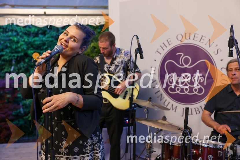 Kraljičina rojstnodnevna zabava v rezidenci Britanskega veleposlaništva