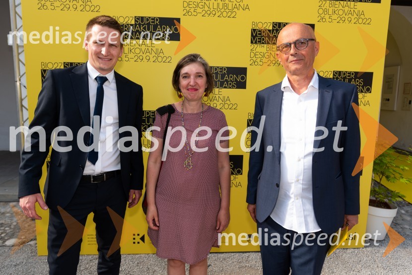  Nejc Avbelj, pomočnik direktorja / Muzej za arhitekturo in oblikovanje;   Isabelle  Desvignes, Svetovalka na področju sodelovanja in kulture Direktorica Francoskega inštituta v Sloveniji;  Bogo Zupančič, direktor, Muzej za arhitekturo in oblikovanjeOdprtje 27. bienala oblikovanja, Muzej za arhitekturo in oblikovanje