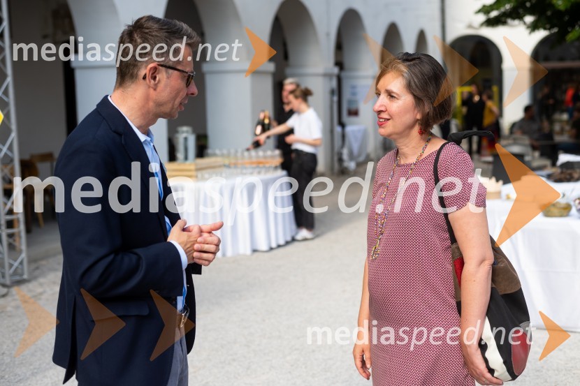  Dragan Barbutovski, direktor, British Council v Sloveniji;   Isabelle  Desvignes, Direktorica Francoskega inštituta v SlovenijiOdprtje 27. bienala oblikovanja, Muzej za arhitekturo in oblikovanje