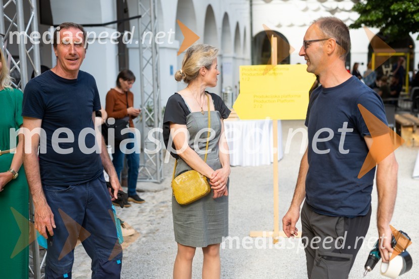  Tadej Golob, ekipa MAO;  Smilija  Štavs, PR, MAO-Muzej za arhitekturo in oblikovanje;  Matjaž  RozinaOdprtje 27. bienala oblikovanja, Muzej za arhitekturo in oblikovanje