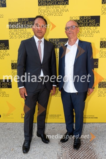  Amar Singh, tajnik Veleposlaništva Indije;  Bogo Zupančič, direktor, Muzej za arhitekturo in oblikovanjeOdprtje 27. bienala oblikovanja, Muzej za arhitekturo in oblikovanje