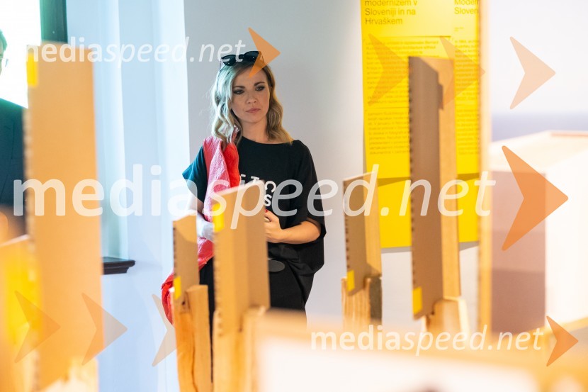  Melita Kontrec, televizijska voditeljica, novinarka, RTV SlovenijaOdprtje 27. bienala oblikovanja, Muzej za arhitekturo in oblikovanje
