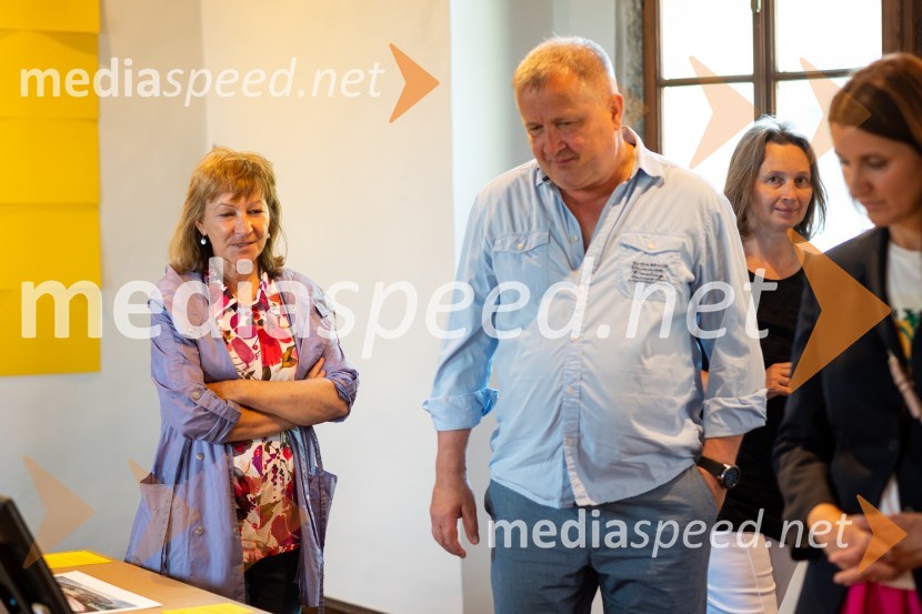  Joca Jamšek;  ... ;  Milena Iz Ch;  Špela Spanžel, generalna direktorica Direktorata za kulturno dediščino Republike SlovenijeOdprtje 27. bienala oblikovanja, Muzej za arhitekturo in oblikovanje