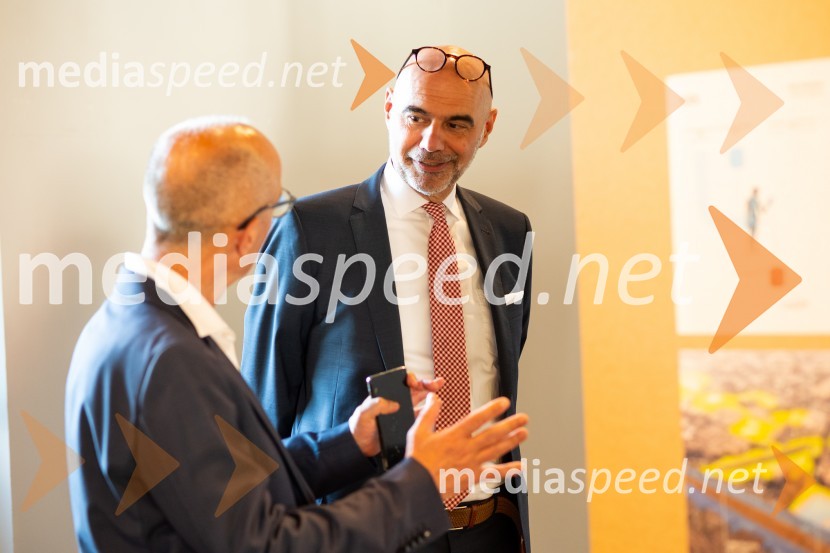  Johan Verboom, veleposlanik Kraljevine NizozemskeOdprtje 27. bienala oblikovanja, Muzej za arhitekturo in oblikovanje