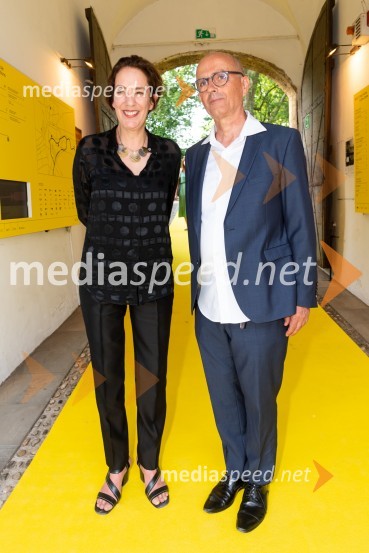  Jane Withers, kuratorka BIO27;  Bogo Zupančič, direktor, Muzej za arhitekturo in oblikovanjeOdprtje 27. bienala oblikovanja, Muzej za arhitekturo in oblikovanje