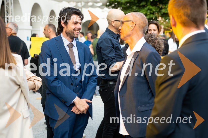  Jan Beneš, namestnik veleposlanika Češke republike v Ljubljani;  Bogo Zupančič, direktor, Muzej za arhitekturo in oblikovanjeOdprtje 27. bienala oblikovanja, Muzej za arhitekturo in oblikovanje