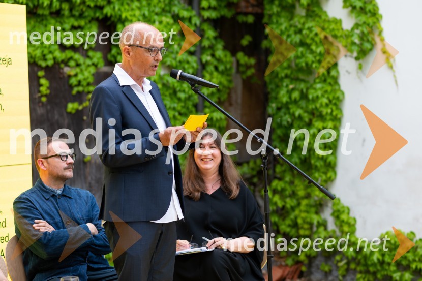  Marco Sammicheli, Trienale di Milano;  Bogo Zupančič, direktor, Muzej za arhitekturo in oblikovanje;  Maja Vardjan, kustostinja v Muzeju za arhitekturo in oblikovanjeOdprtje 27. bienala oblikovanja, Muzej za arhitekturo in oblikovanje