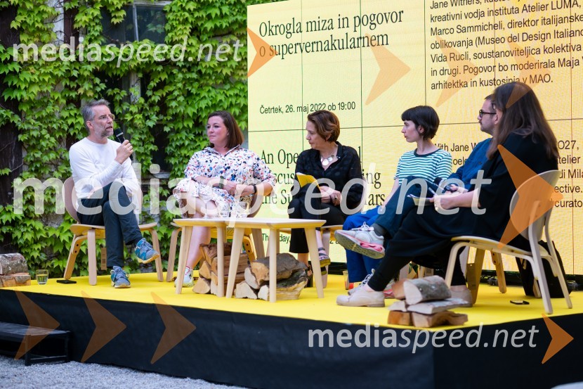  Jan Boulen, oblikovalec in mentor BIO27;  ... ;  Jane Withers, kustosinja za oblikovanje, svetovalka in pisateljica;  Vida Rucli, soustanoviteljica kolektiva Robida ;  Marco Sammicheli, Trienale di MilanoOdprtje 27. bienala oblikovanja, Muzej za arhitekturo in oblikovanje