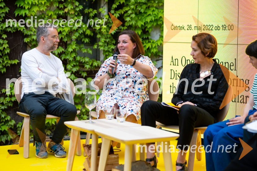  Jan Boulen, oblikovalec in mentor BIO27;  Carolien Niebling, oblikovalka;  Jane Withers, kuratorka BIO27Odprtje 27. bienala oblikovanja, Muzej za arhitekturo in oblikovanje