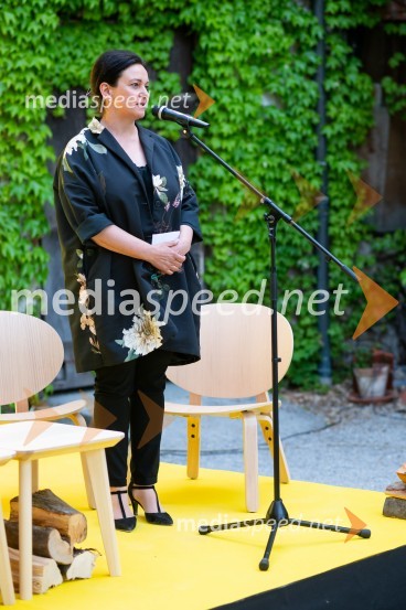  Barbara Koželj Podlogar, vršilka dolžnosti generalnega direktorja Direktorata za ustvarjalnost, Ministrstvo za kulturoOdprtje 27. bienala oblikovanja, Muzej za arhitekturo in oblikovanje