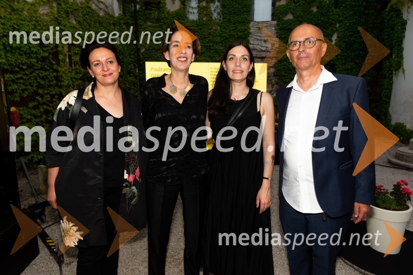  Barbara Koželj Podlogar, vršilka dolžnosti generalnega direktorja Direktorata za ustvarjalnost, Ministrstvo za kulturo;  Jane Withers, kuratorka BIO27;  Anja Radovič, vodja BIO27;  Bogo Zupančič, direktor, Muzej za arhitekturo in oblikovanjeOdprtje 27. bienala oblikovanja, Muzej za arhitekturo in oblikovanje