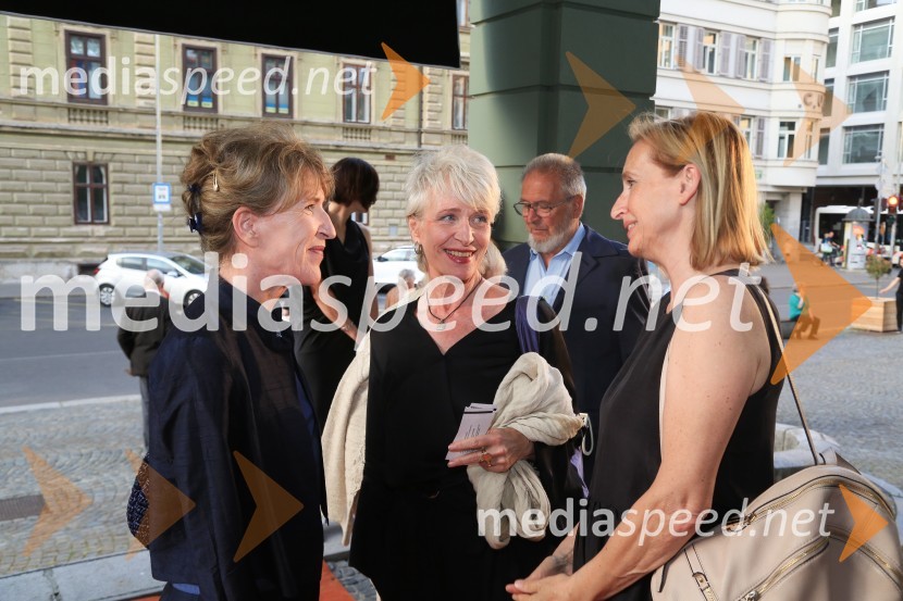  Vesna Jurca Tadel, ravnateljice SNG Drama Ljubljana;  ... ;  ... Kabaret Kaspar, premiera