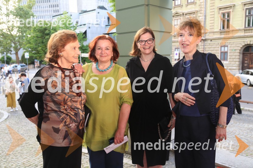  ... ;  ... ;  ... ;  Vesna Jurca Tadel, ravnateljice SNG Drama LjubljanaKabaret Kaspar, premiera