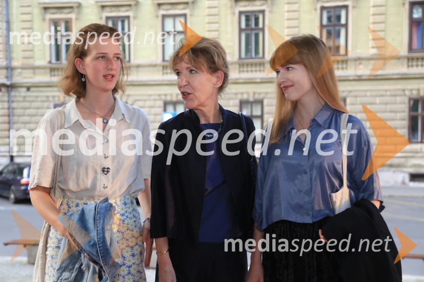  ... ;  Vesna Jurca Tadel, ravnateljice SNG Drama Ljubljana;  ... Kabaret Kaspar, premiera
