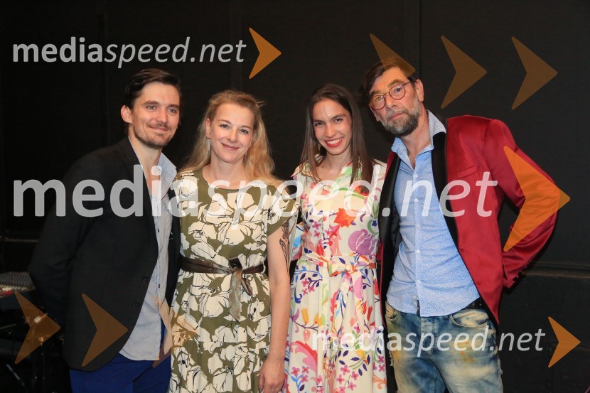  Klemen Janežič, igralec ;  Barbara Cerar, igralka;  ... ;  ... Kabaret Kaspar, premiera