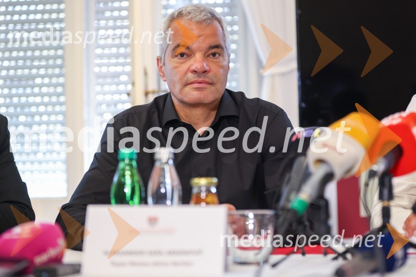  Sašo Arsenovič, župan občine MariborSlavnostni podpis sporazuma o skupni organizaciji Zlate lisice