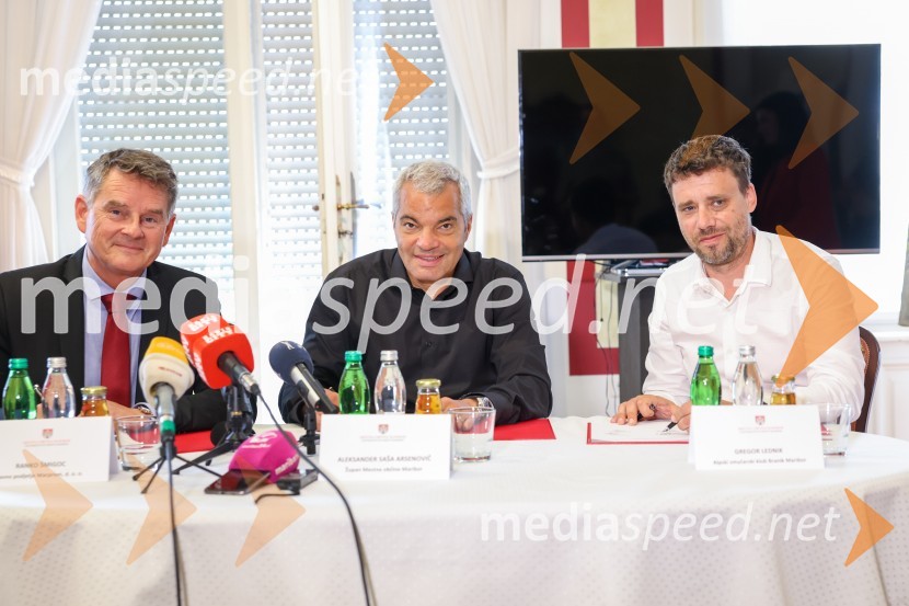  Ranko Šmigoc, direktor, Marprom;  Sašo Arsenovič, župan občine Maribor;  Gregor Lednik, Zavarovalnica Sava, predsednik ASK BranikSlavnostni podpis sporazuma o skupni organizaciji Zlate lisice