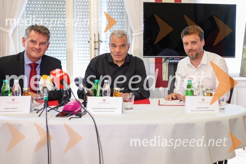  Ranko Šmigoc, direktor, Marprom;  Sašo Arsenovič, župan občine Maribor;  Gregor Lednik, Zavarovalnica Sava, predsednik ASK BranikSlavnostni podpis sporazuma o skupni organizaciji Zlate lisice