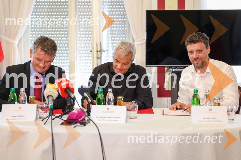  Ranko Šmigoc, direktor, Marprom;  Sašo Arsenovič, župan občine Maribor;  Gregor Lednik, Zavarovalnica Sava, predsednik ASK BranikSlavnostni podpis sporazuma o skupni organizaciji Zlate lisice