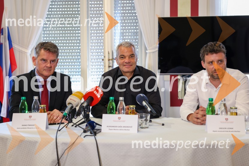  Ranko Šmigoc, direktor, Marprom;  Sašo Arsenovič, župan občine Maribor;  Gregor Lednik, Zavarovalnica Sava, predsednik ASK BranikSlavnostni podpis sporazuma o skupni organizaciji Zlate lisice
