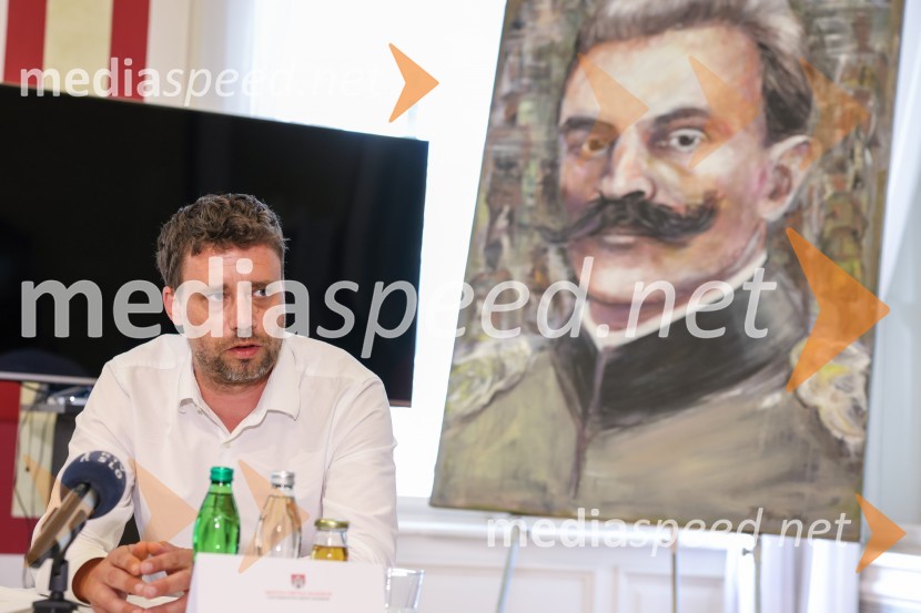  Gregor Lednik, Zavarovalnica Sava, predsednik ASK BranikSlavnostni podpis sporazuma o skupni organizaciji Zlate lisice