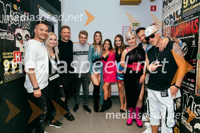  Denis  Vučak- Deniss, skupina Game Over;  ... ;  Sebastian Podgornik, pevec in plesalec;  Alenka  Husič, pevka, skupina Sopranos, skupina Bepop;  ... ;  ... ;  Tinkara Fortuna, skupina Bepop;  Ana  Praznik, voditeljica, pevka Bepop;  Marko Popovič - Mark, skupina Game Over;  Štefan  Čamič - Steffanio, skupina Game OverPopstars united, koncert