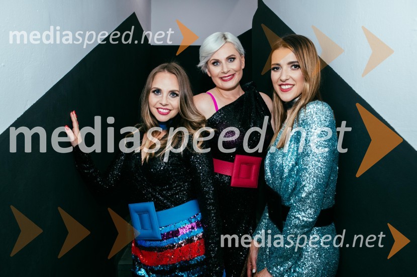  Tinkara Fortuna, skupina Bepop;  Ana  Praznik, voditeljica, pevka Bepop;  Alenka  Husič, pevka, skupina Sopranos, skupina BepopPopstars united, koncert