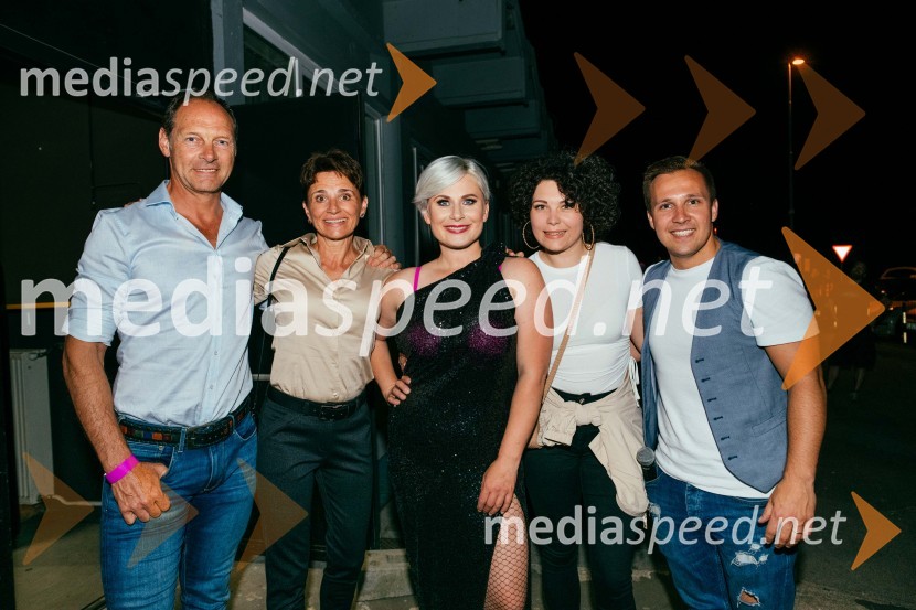  Jože Potrebuješ, skupina Čuki;  Andreja Potrebuješ;  Ana  Praznik, voditeljica, pevka Bepop;  ... ;  ... Popstars united, koncert