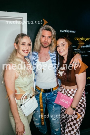  Ines Erbus, pevka;  Tibor Golob, fotograf;  Nika KrmecPopstars united, koncert