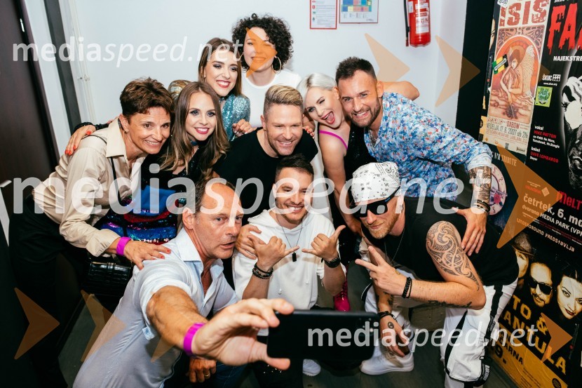  Andreja Potrebuješ;  Tinkara Fortuna, skupina Bepop;  Alenka  Husič, pevka, skupina Sopranos, skupina Bepop;  Jože Potrebuješ, skupina Čuki;  ... ;  Sebastian Podgornik, pevec in plesalec;  Denis  Vučak- Deniss, skupina Game Over;  Ana  Praznik, voditeljica, pevka Bepop;  Marko Popovič - Mark, skupina Game Over;  Štefan  Čamič - Steffanio, skupina Game OverPopstars united, koncert