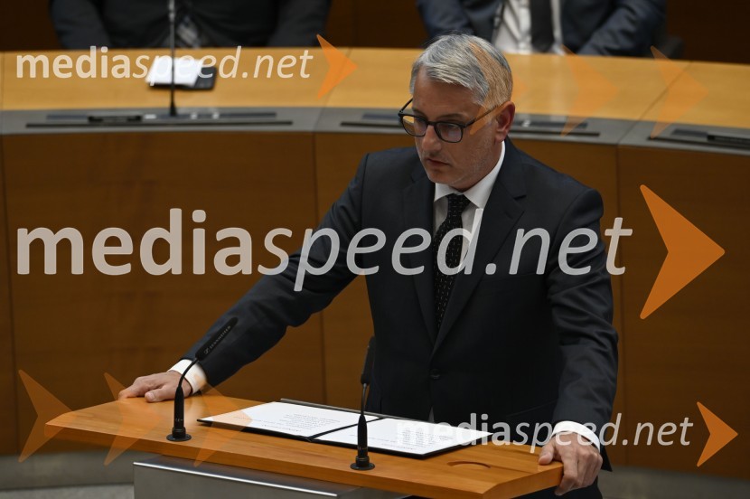  Matjaž Han, minister za gospodarski razvoj in tehnologijoPrisega 15. slovenske vlade in primopredaja premierjev