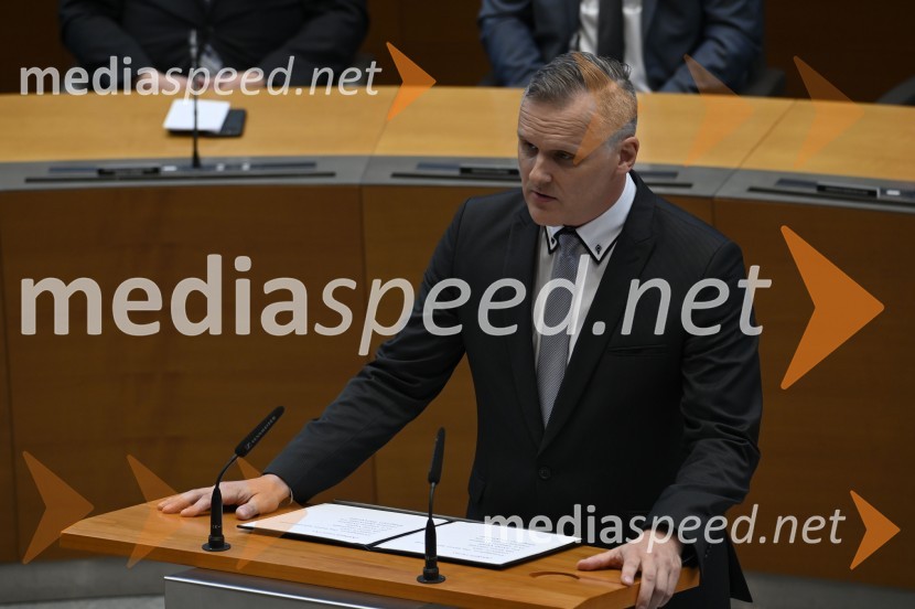 mag. Bojan Kumer, minister za infrastrukturoPrisega 15. slovenske vlade in primopredaja premierjev