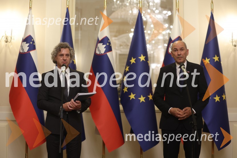 dr. Robert Golob, predsednik vlade RS;  Janez Janša, predsednik stranke SDSPrisega 15. slovenske vlade in primopredaja premierjev