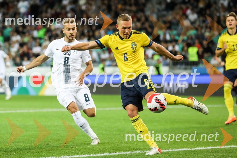  Sandi Lovrić, nogometaš;  ... Liga narodov: Slovenija - Švedska