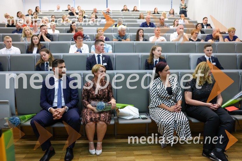  Martin Jezeršek, generalni direktor Jezeršek d.o.o.;  Ilona Stermecki, v.d. direktorice podjetja STO; dr. Tanja Angleitner Sagadin, direktorica, VSGT Maribor; mag. Nataša Kranjc, generalna direktorica Direktorat za srednje in višje šolstvo ter izobraževanje odraslihAmbasador gostoljubja in dobrega počutja 2022 VSGT Maribor