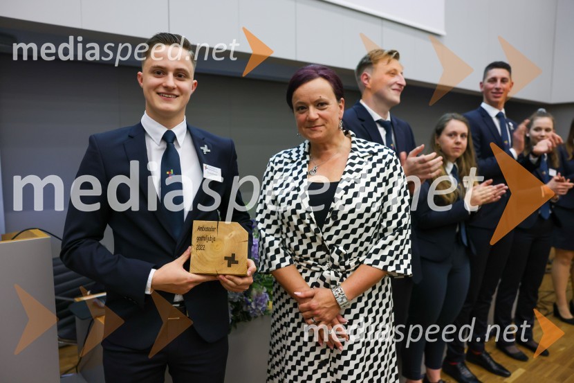  Tristan Romih; dr. Tanja Angleitner Sagadin, direktorica, VSGT MariborAmbasador gostoljubja in dobrega počutja 2022 VSGT Maribor
