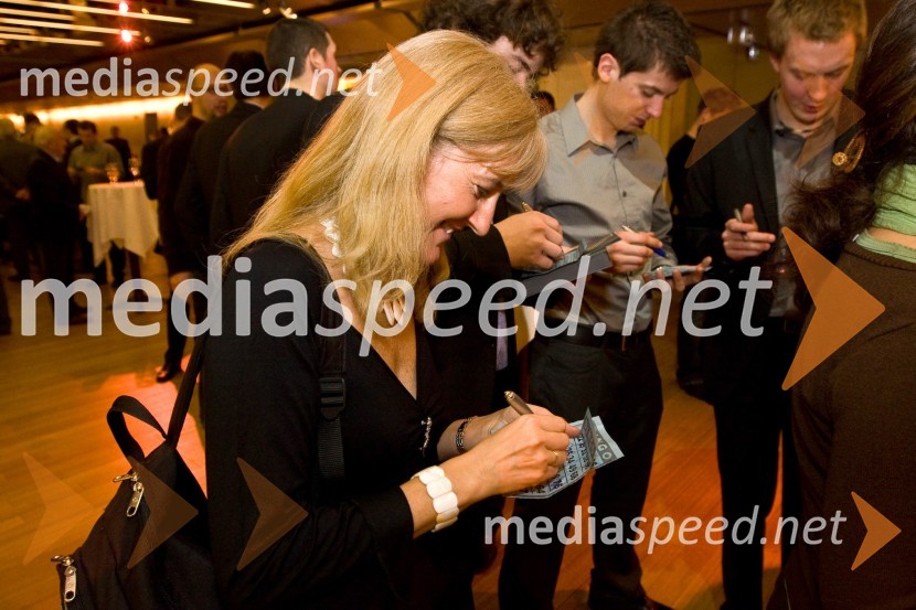 Jolanda Bertole, športna novinarka in komentatorka med igro BingaŠportnik leta 2008
