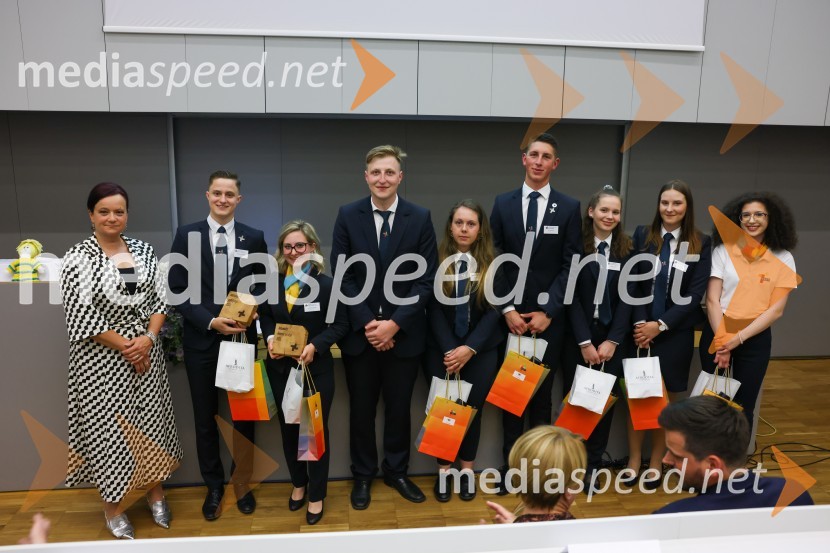 dr. Tanja Angleitner Sagadin, direktorica, VSGT Maribor;  Tristan Romih;  Urša Fornazarič;  David Tovornik, Srednja šola za gostinstvo in turizem Maribor;  Nives Kovačič;  Gaj Herman;  Ana Zevnik;  Ula VrečkoAmbasador gostoljubja in dobrega počutja 2022 VSGT Maribor