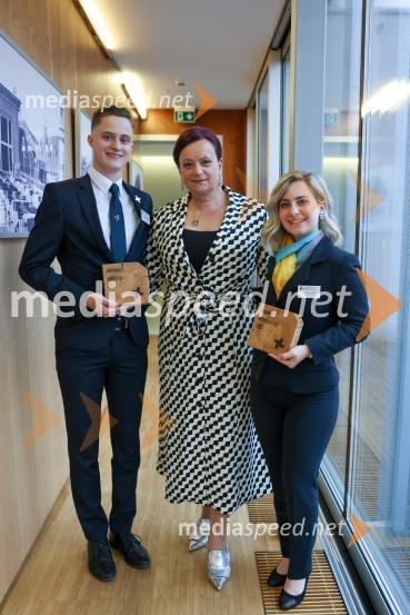  Tristan Romih; dr. Tanja Angleitner Sagadin, direktorica, VSGT Maribor;  Urša FornazaričAmbasador gostoljubja in dobrega počutja 2022 VSGT Maribor